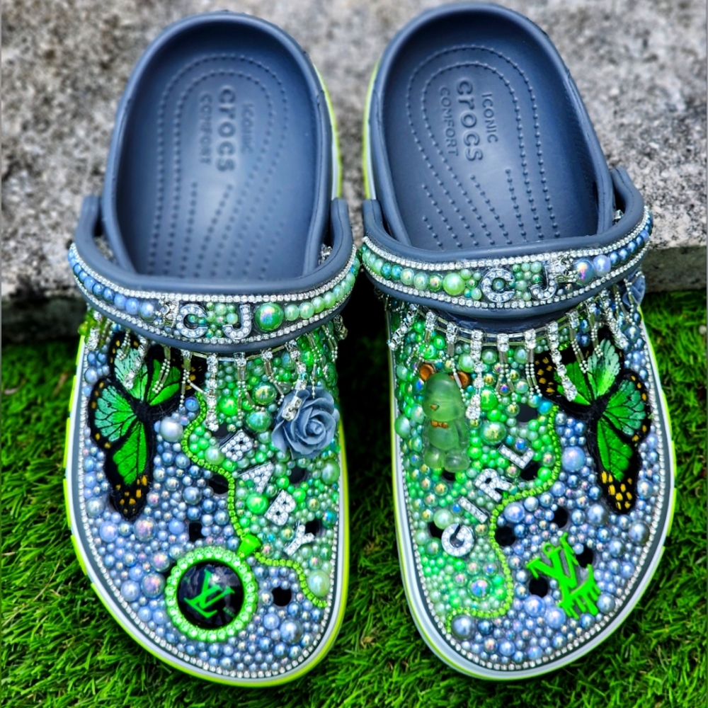 Grey and green 💚 crocs